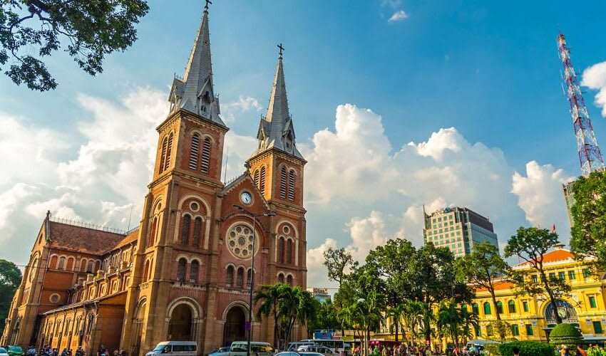 6 Nights Vietnam Package: Danang, Hoi An & Saigon thumbnail 4