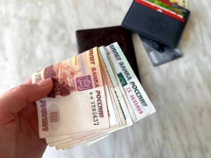 Работодателей в России хотят заставить платить премии сотрудникам
