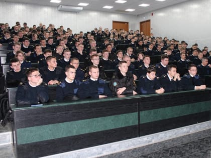В Новороссийске полицейские проводят занятия по профилактике экстремизма и терроризма для студентов