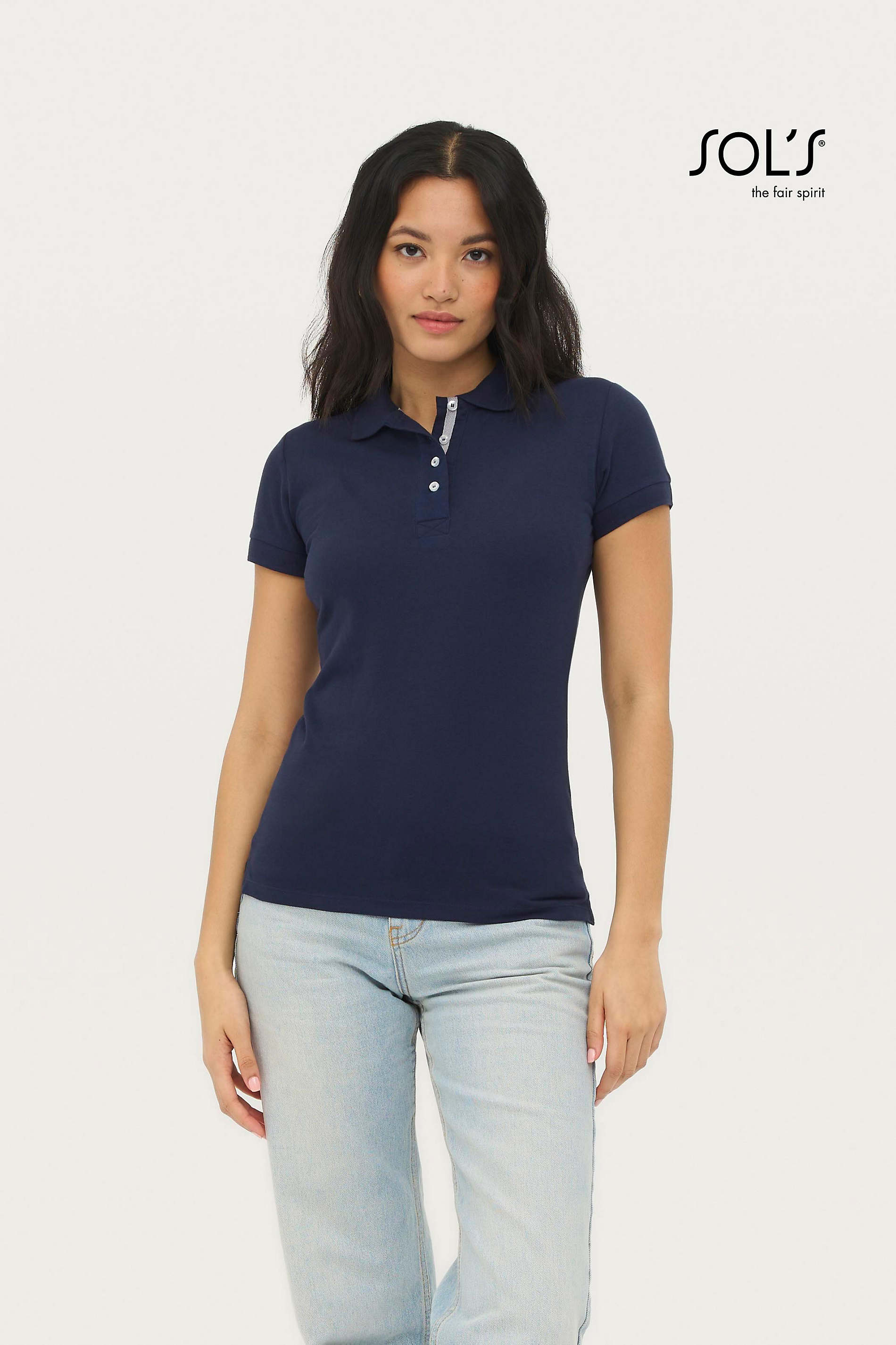 Portland Women indossata, blu oltremare