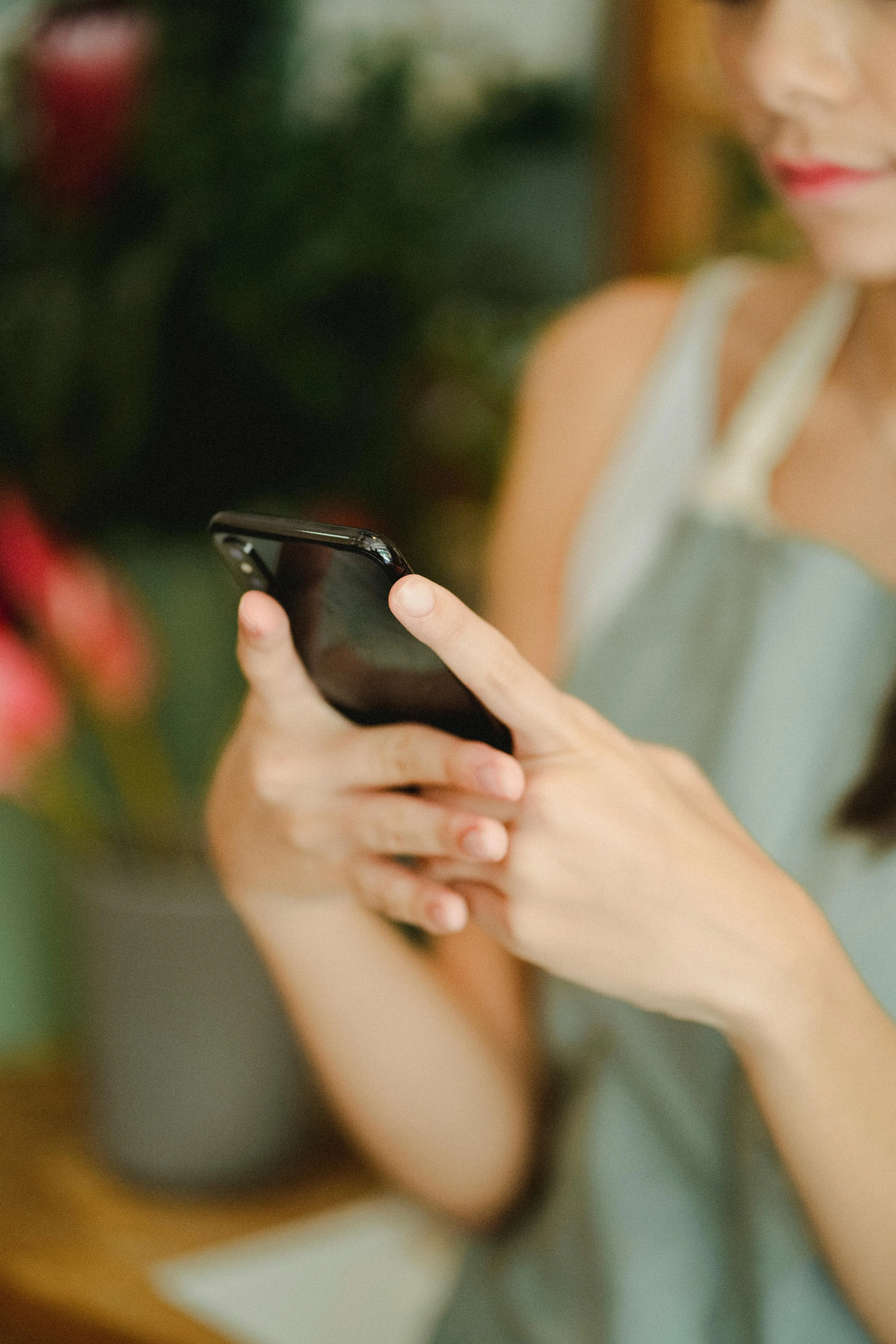 woman-using-phone