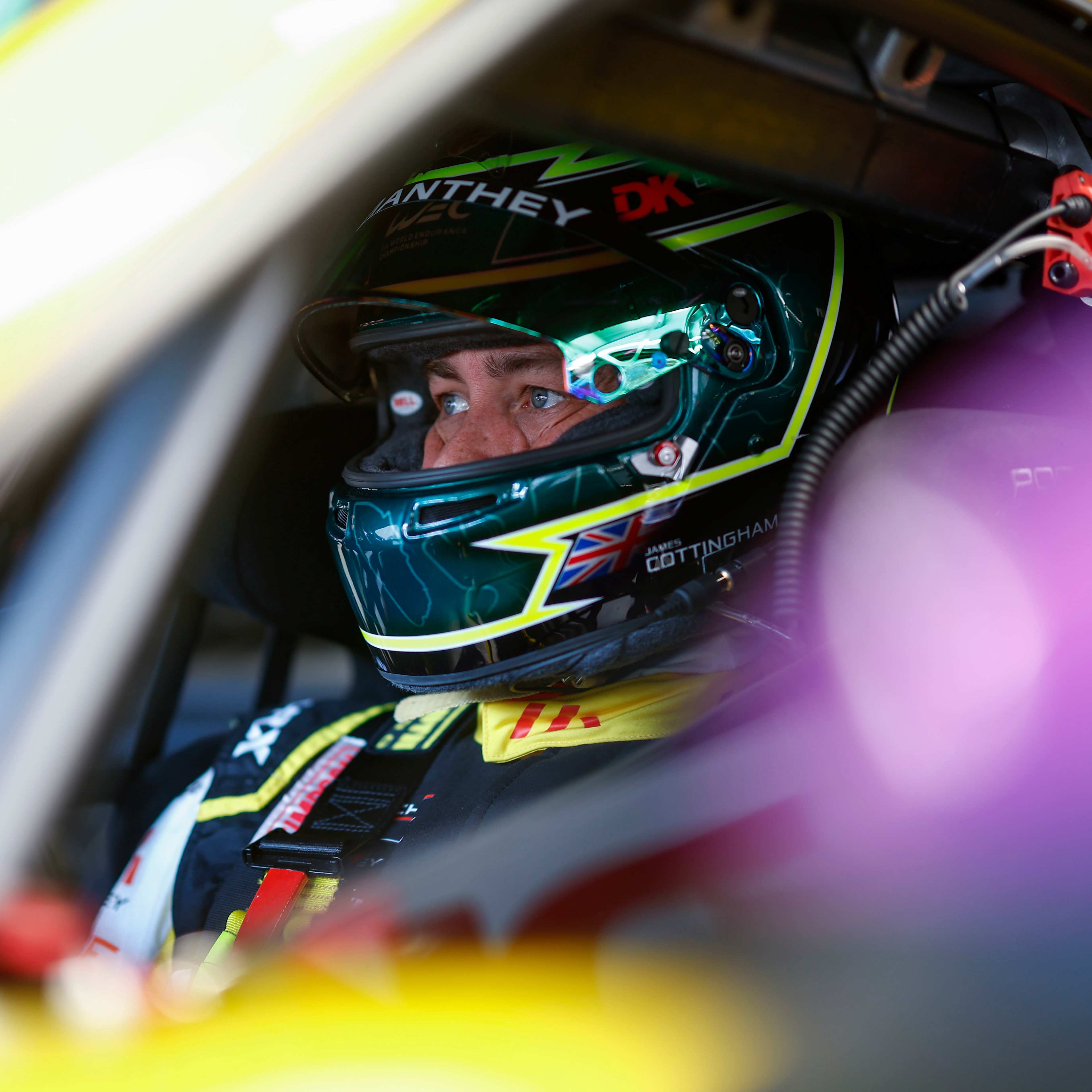 WEC Sebring GT #91 jaune - pilote dans le cockpit