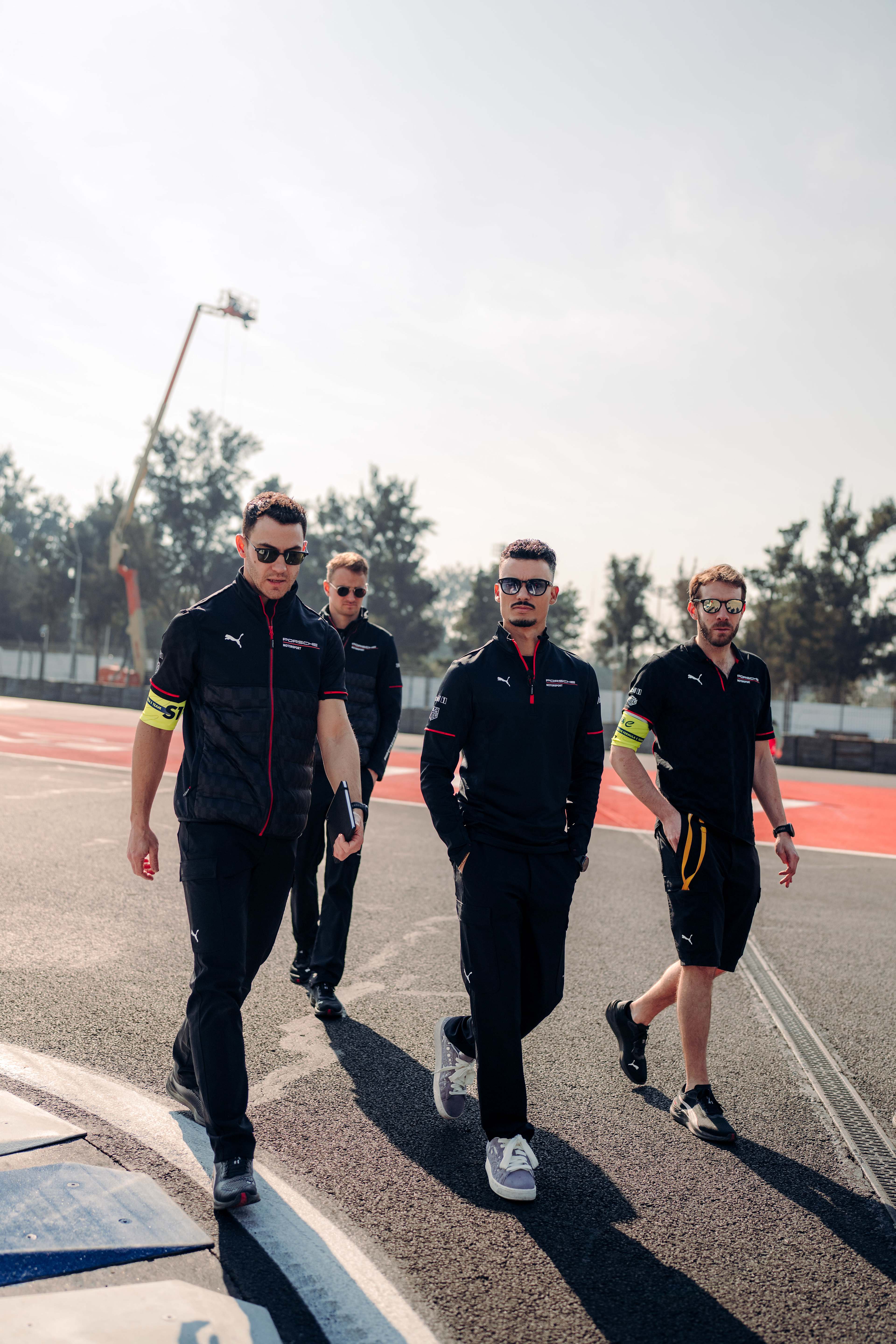 Porsche Formula E Team mit dem 99X Electric