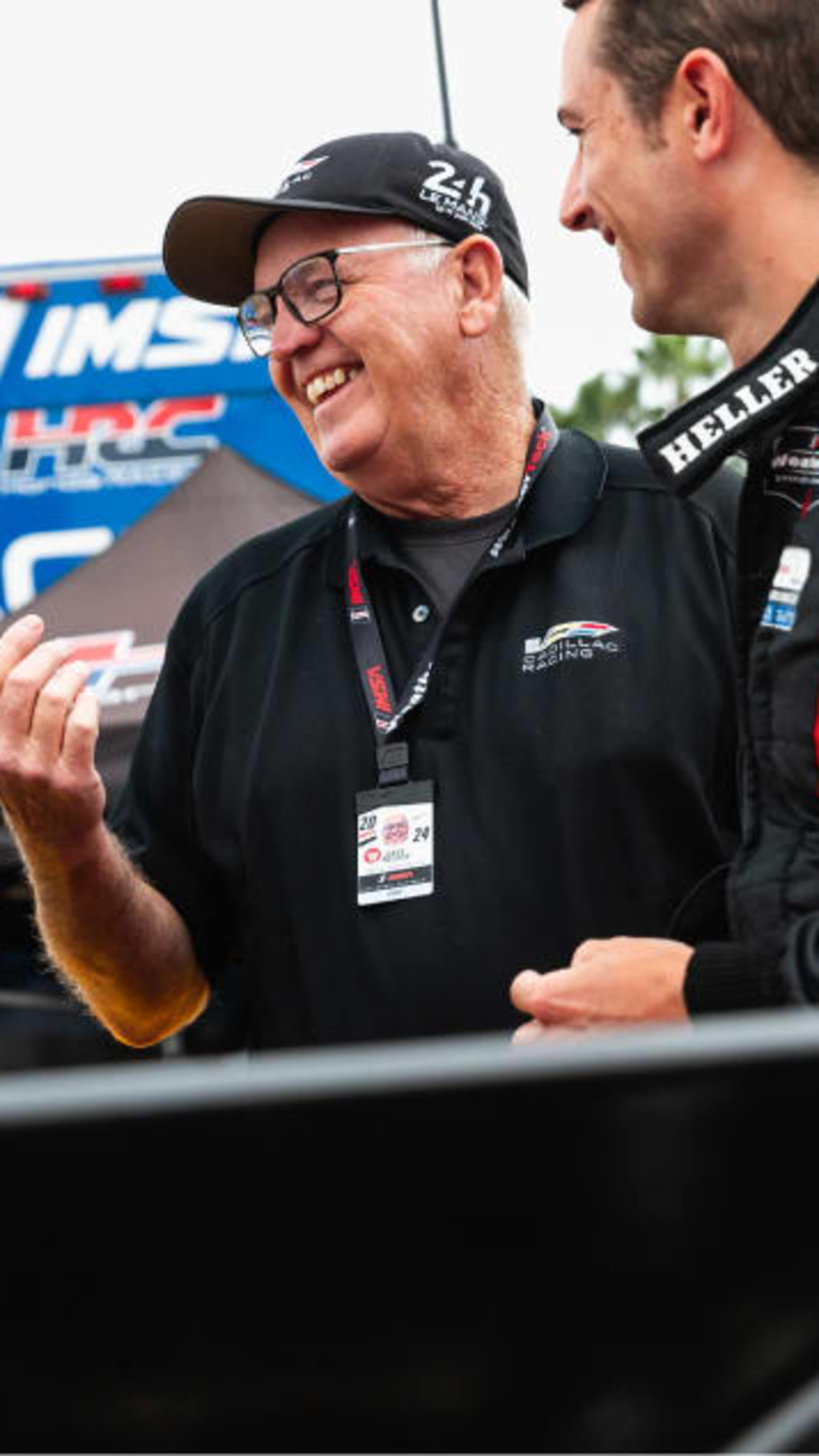 Felipe Nasr and racing team analyzing