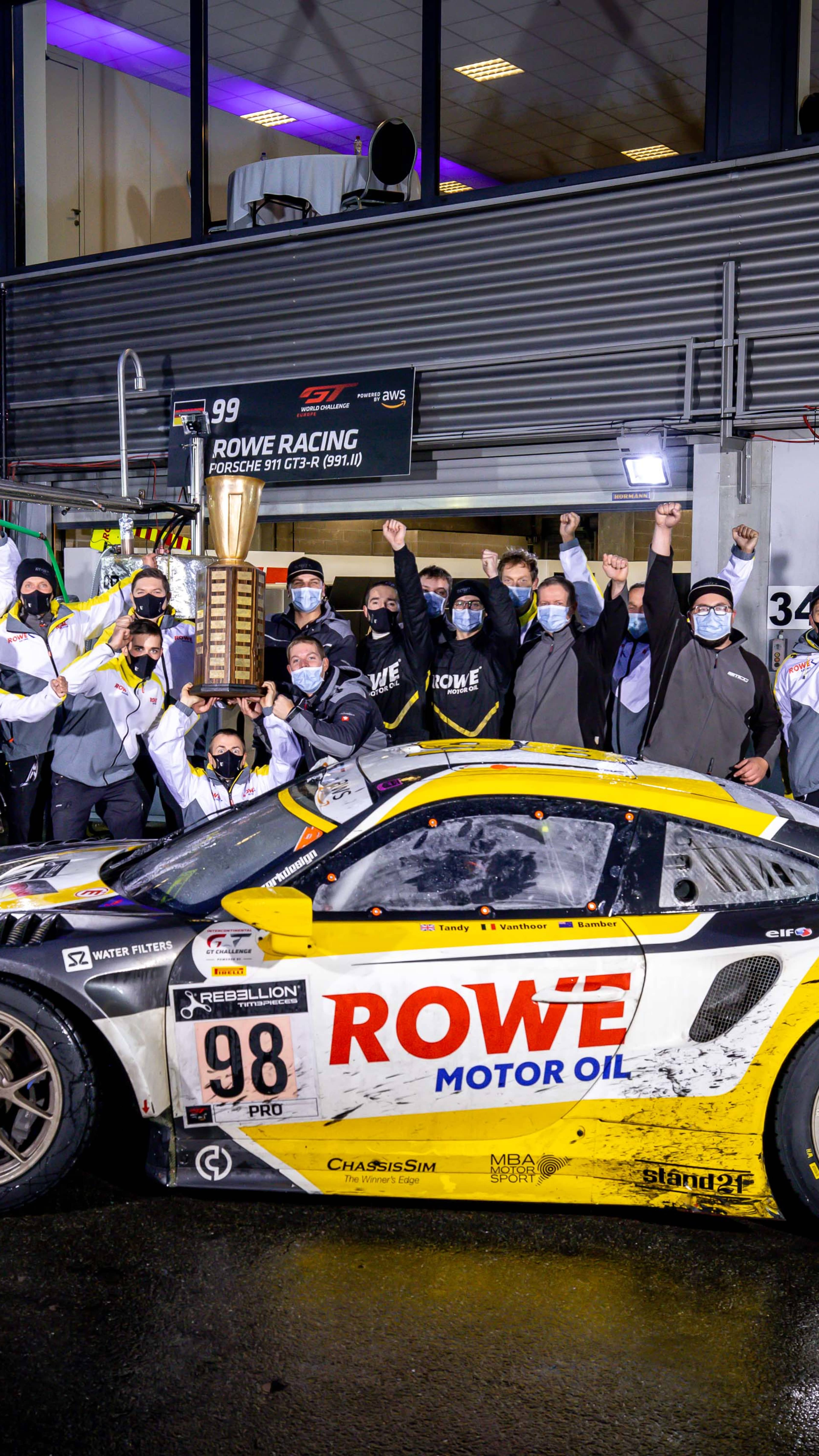 Het Rowe Racing team na de 24 uur van Spa 2020
