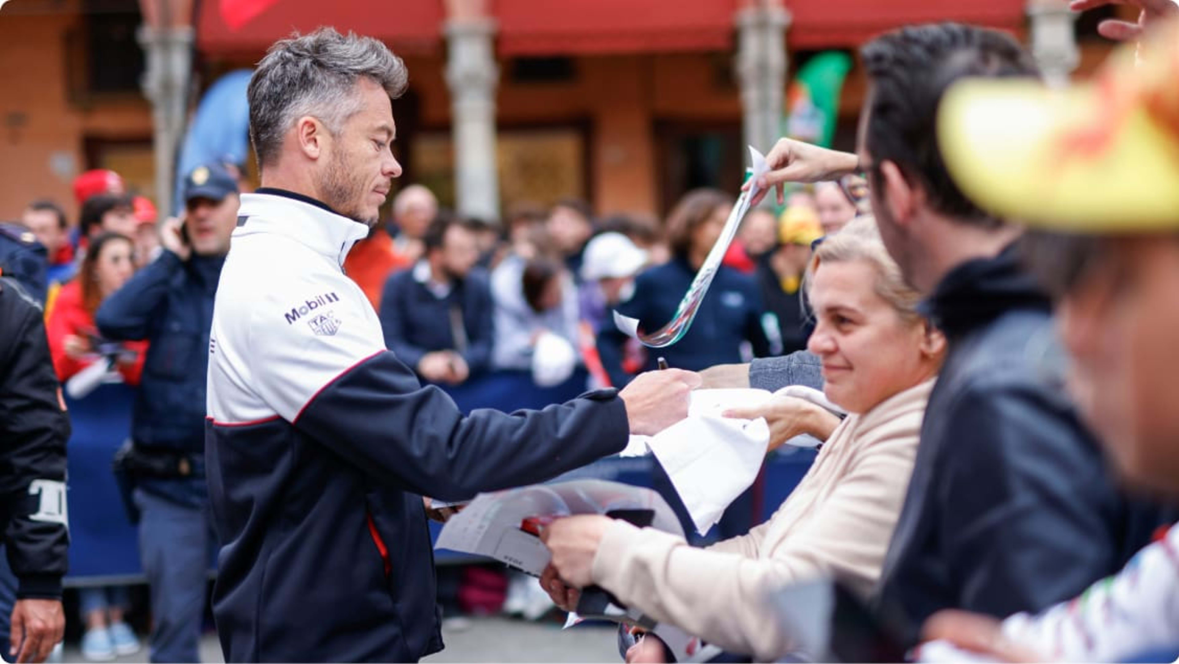 André Lotterer signing autographs