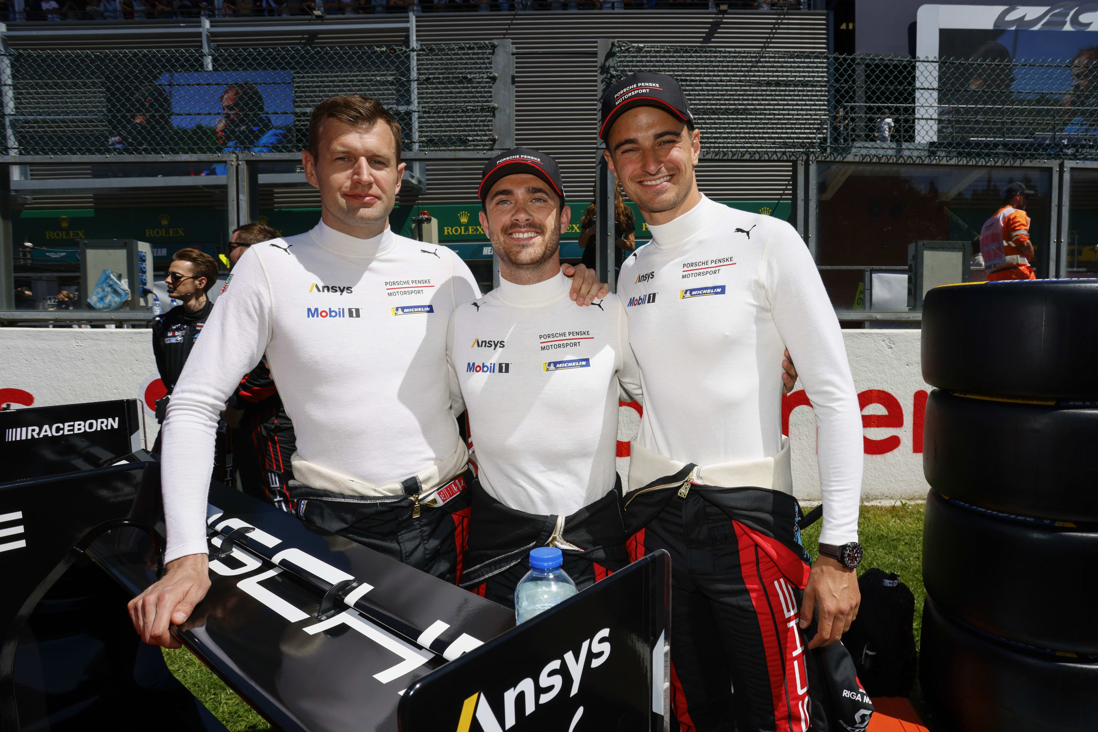 Nico Müller smiling wit Julien Andlauer and Michael Christensen