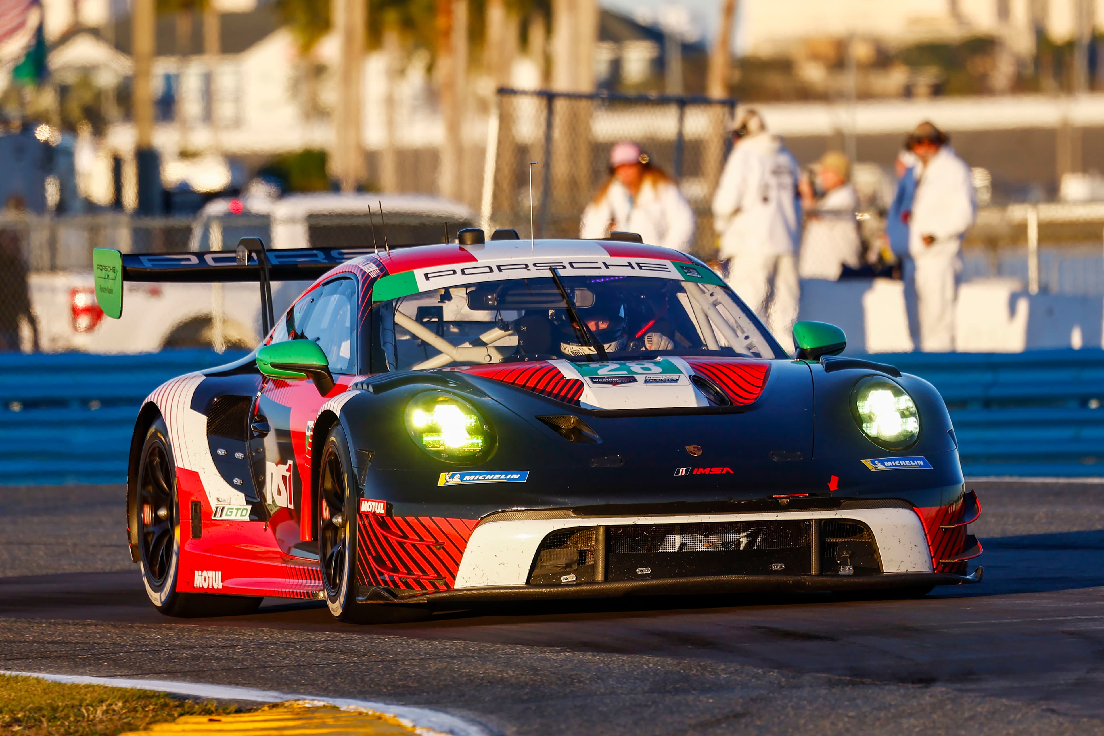 The #28 RS1 Porsche turns a corner