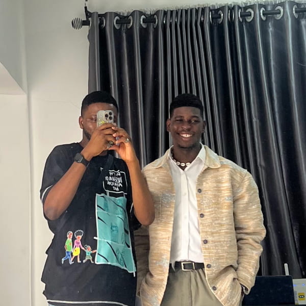 Mirror selfie of Isaac and Seyi