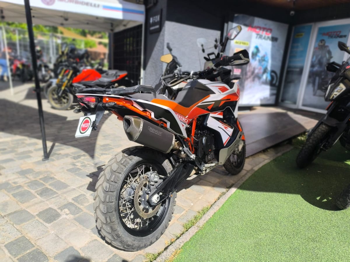 2023 KTM 890 Adventure 890 Naranja - Miniatura 8