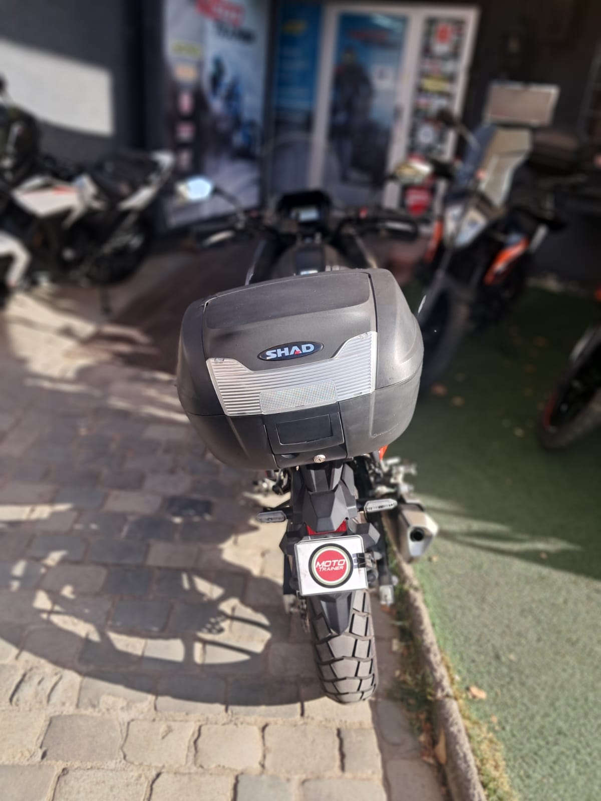 2022 Honda NC 750X NC Rojo - Miniatura 4