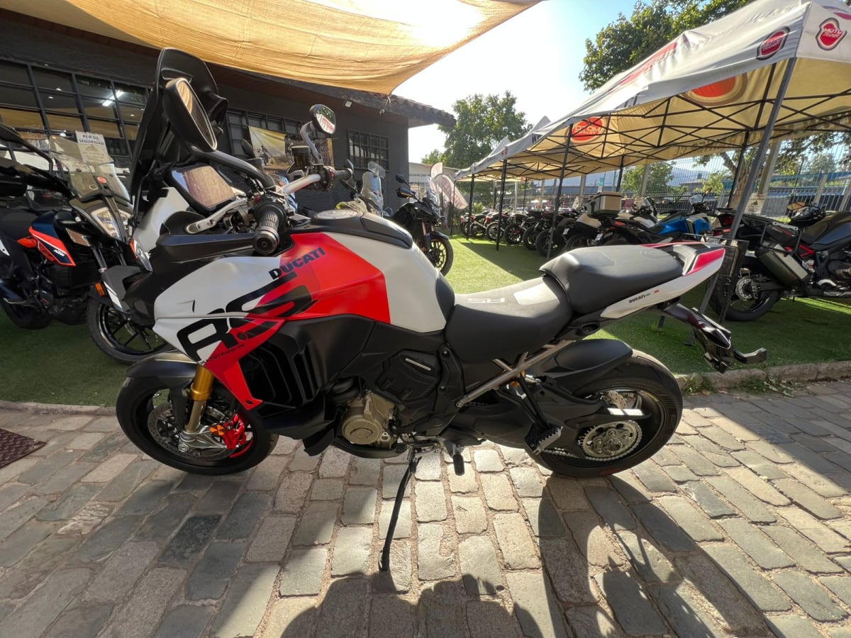 2025 Ducati Multistrada Rojo - Miniatura 6