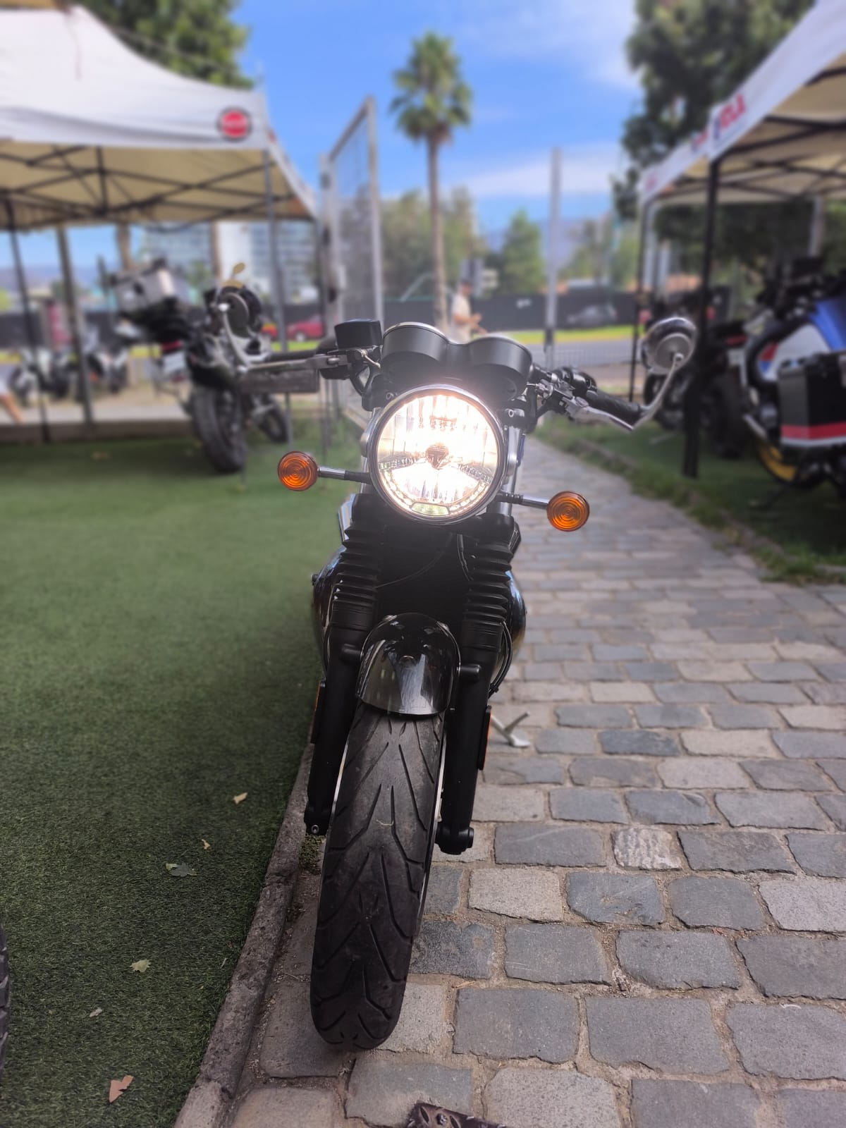 2017 Triumph Thruxton 1200 1200 - Miniatura 8