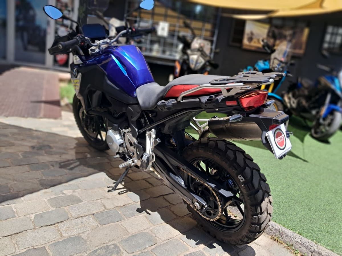 2023 BMW F 750 GS F Blanco - Miniatura 5