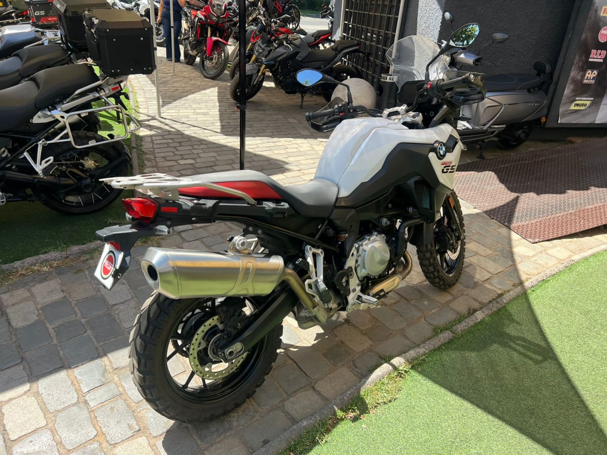 2022 BMW F 750 GS F Negro - Miniatura 3