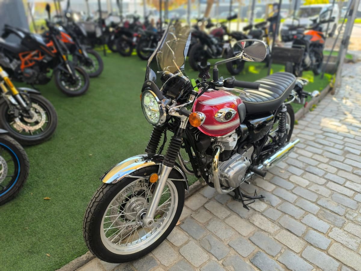 2022 Kawasaki W800 Negro - Miniatura 8