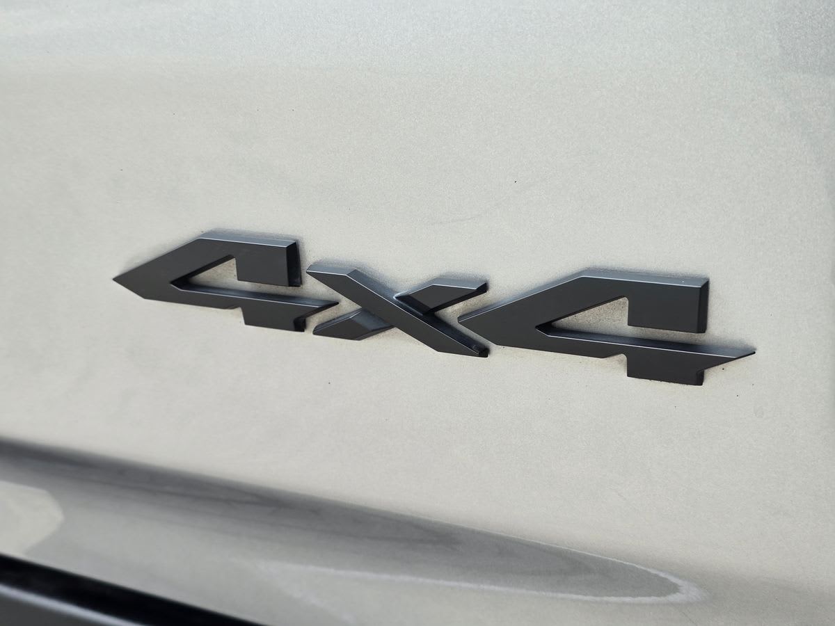2023 RAM 1500 BIG HORN 3.6 AUT 4X4 Plateado - Imagen 1