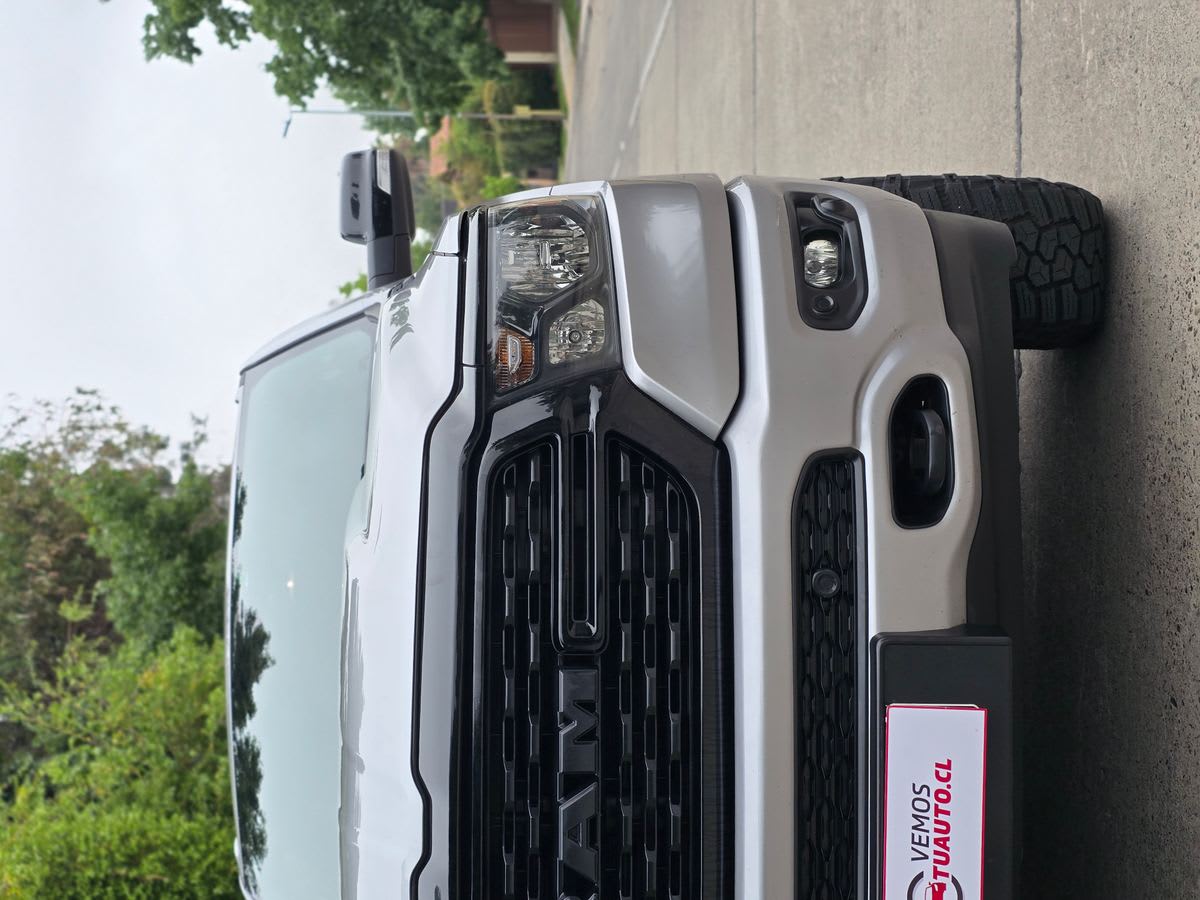 2023 RAM 1500 BIG HORN 3.6 AUT 4X4 Plateado - Miniatura 2