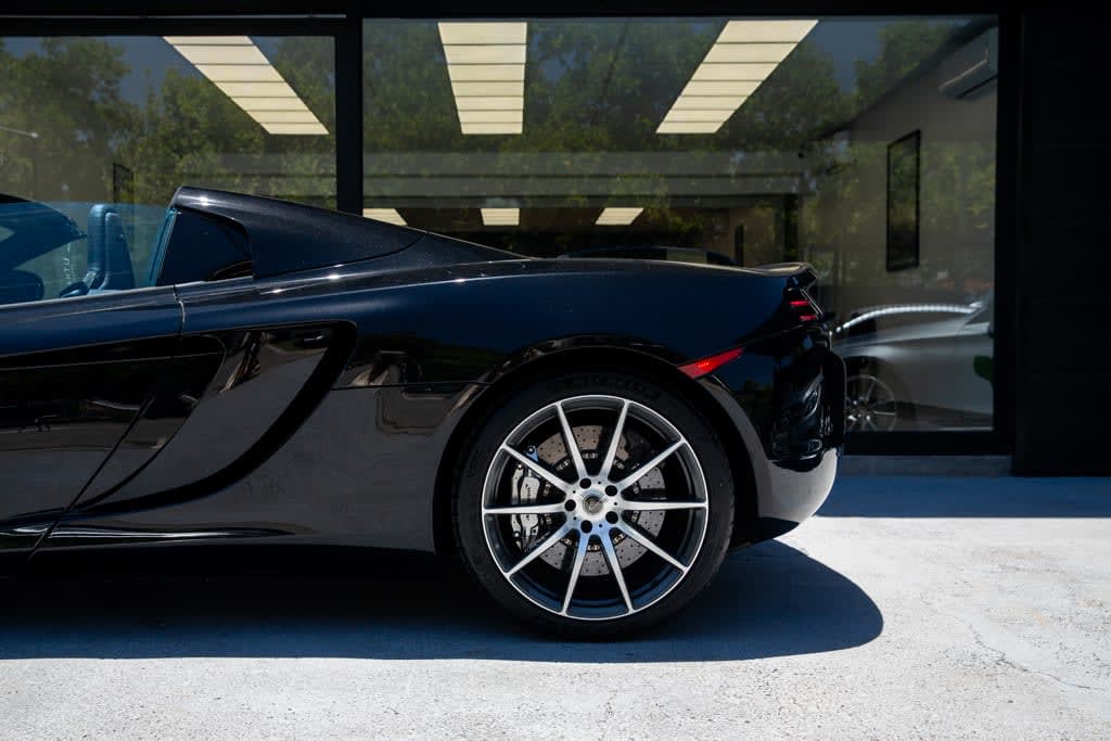 2015 McLaren MP4-12C SPIDER 3.8L V8 TURBO 625HP Negro - Miniatura 8