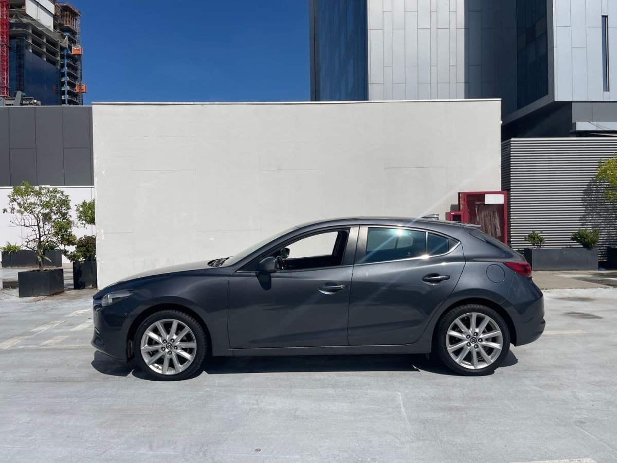 2019 Mazda Mazda3 2.5L GT SR AUDIO BOSE CUERO GPS AT Gris - Miniatura 4