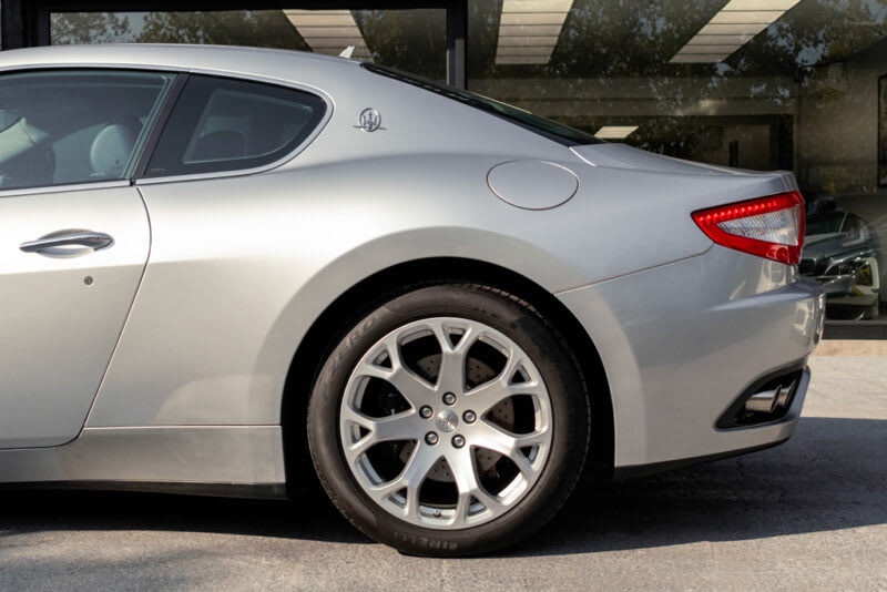2009 Maserati Granturismo 4.2L V8 405HP Plata - Miniatura 8
