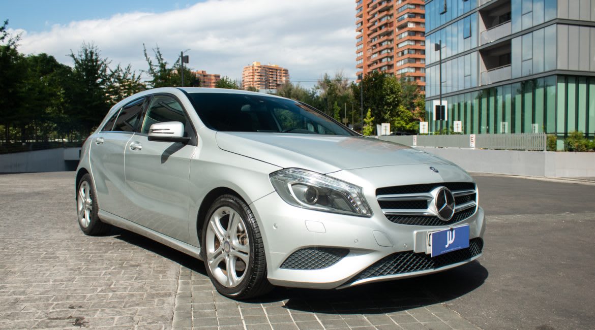 2015 MERCEDES-BENZ A180 1.6 AT Blanco - Imagen 1