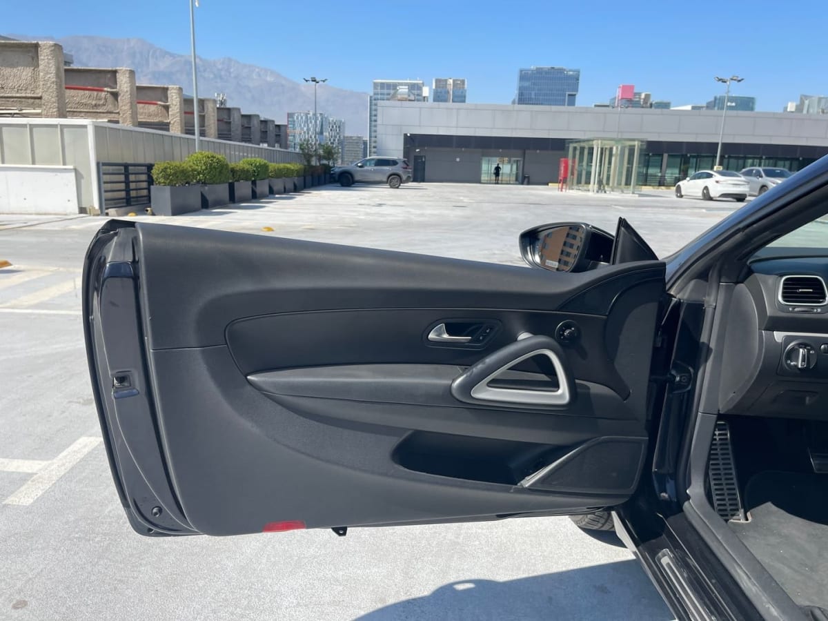 2015 Volkswagen Scirocco 2.0 TEMPESTA AT Negro - Miniatura 10