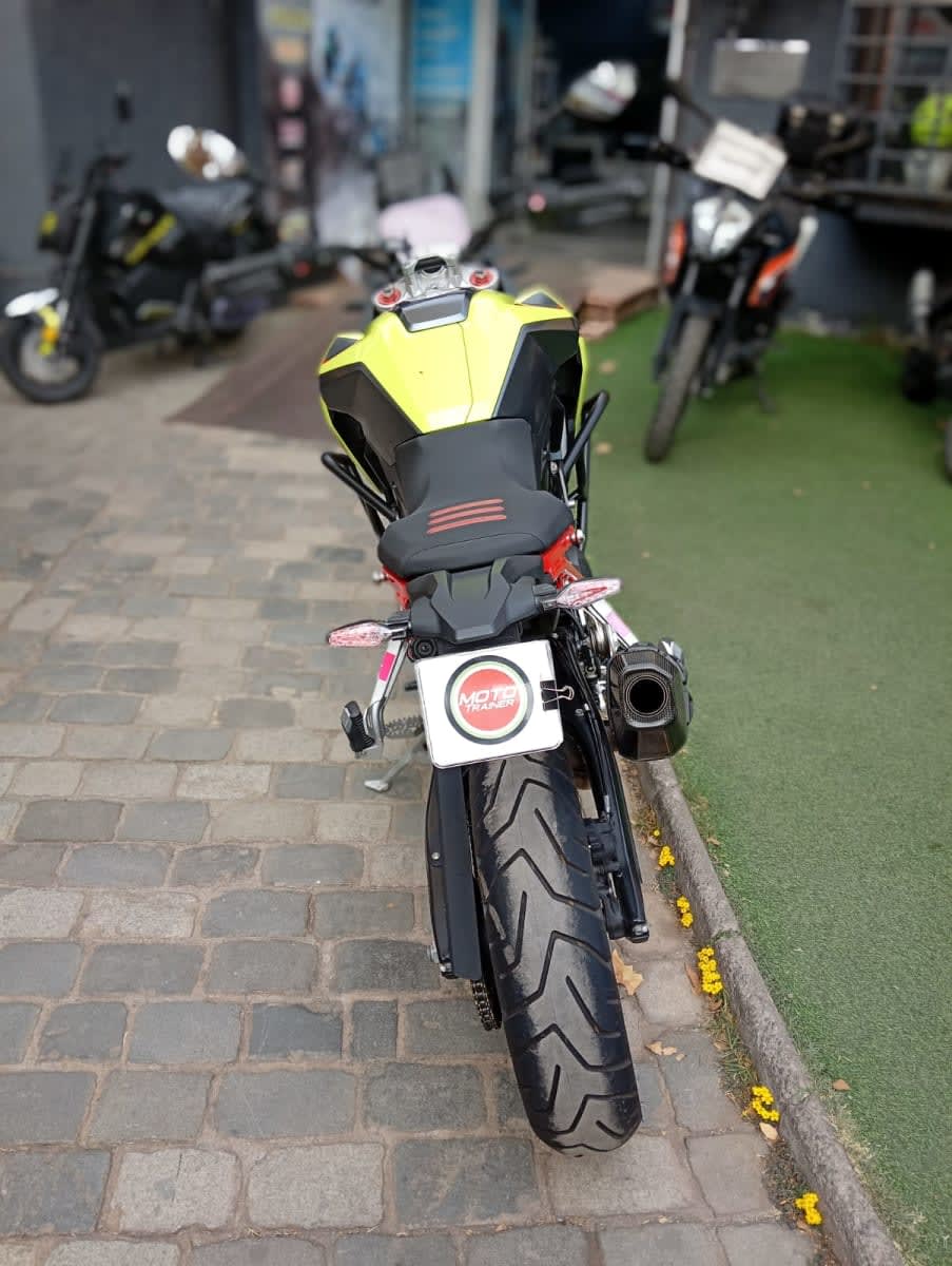 2025 BMW F900 GS F900 Negro - Miniatura 3