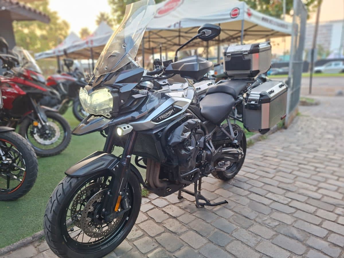 2021 Triumph Tiger 1200 Tiger Negro - Miniatura 7