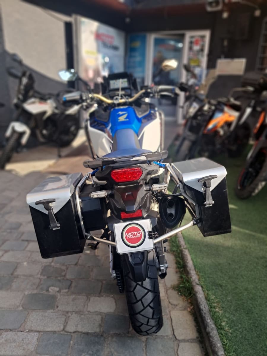 2023 Honda Africa Twin 1100 Africa Negro - Miniatura 5