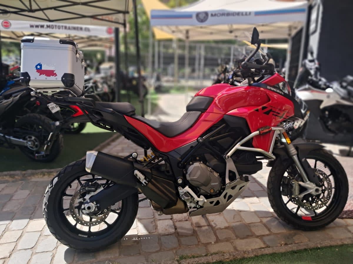 2022 Ducati Multistrada 950 Multistrada Rojo - Miniatura 2