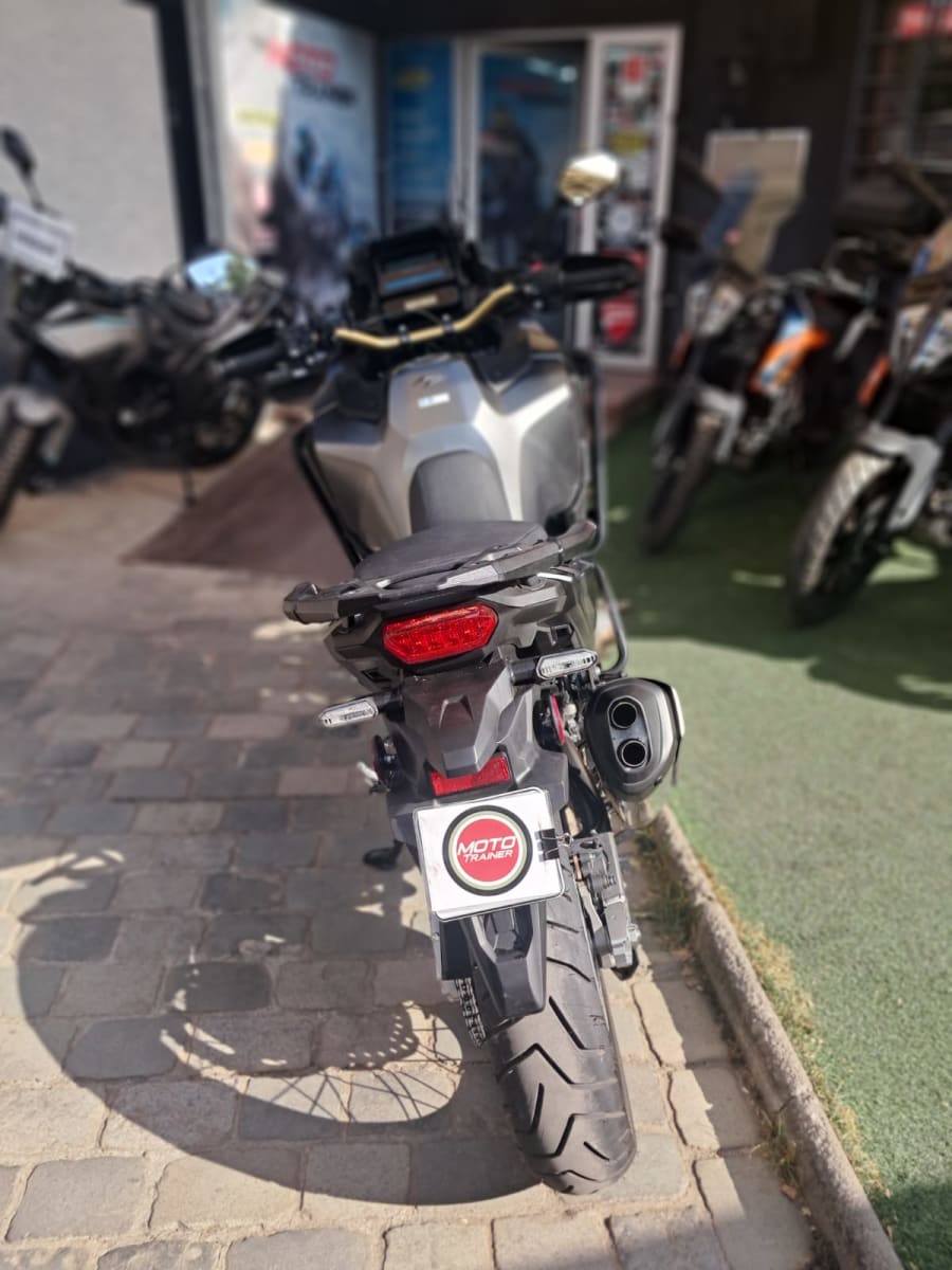 2026 Honda Africa Twin 1100 Africa Blanco - Miniatura 2