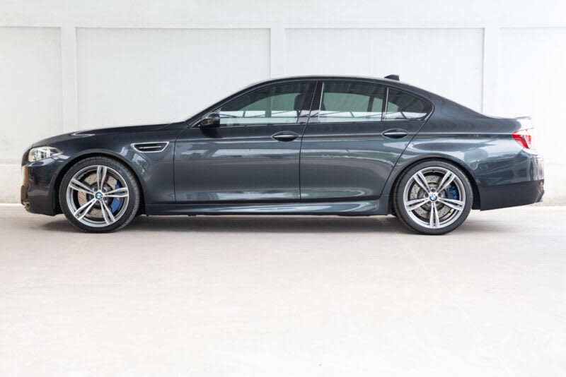 2014 BMW M5 M5 4.4L V8 Automática Gris Oscuro - Miniatura 6