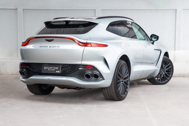 2022 Aston Martin DBX DBX 4.0L V8 Biturbo 550HP Automática 9 velocidades Plata - Miniatura 6