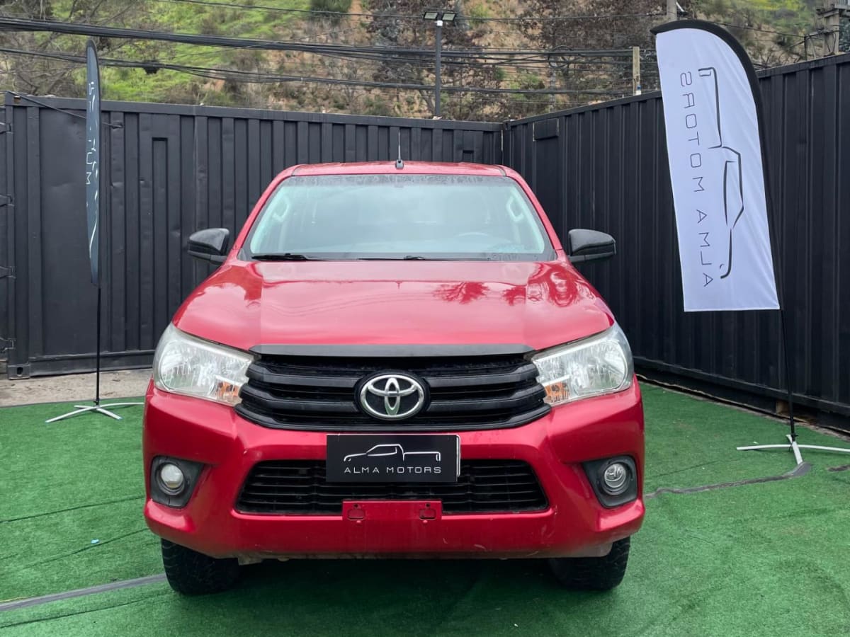 2019 Toyota Hilux Rojo - Miniatura 3