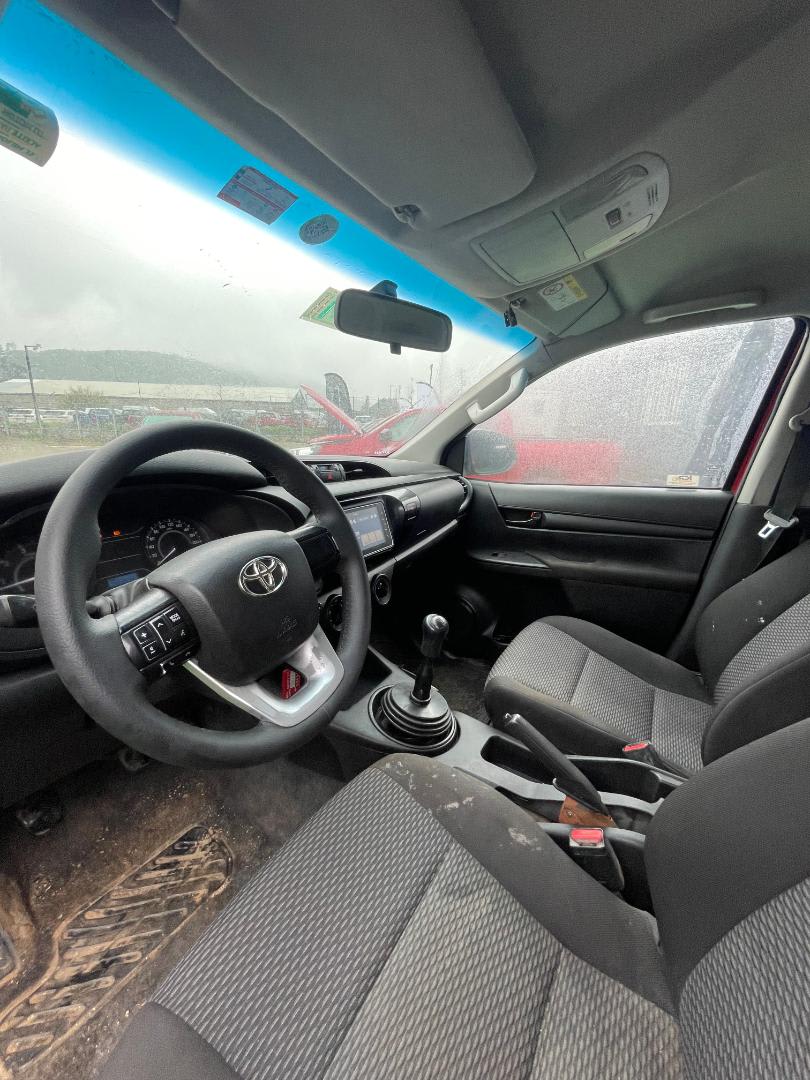 2021 Toyota Hilux Rojo - Miniatura 4