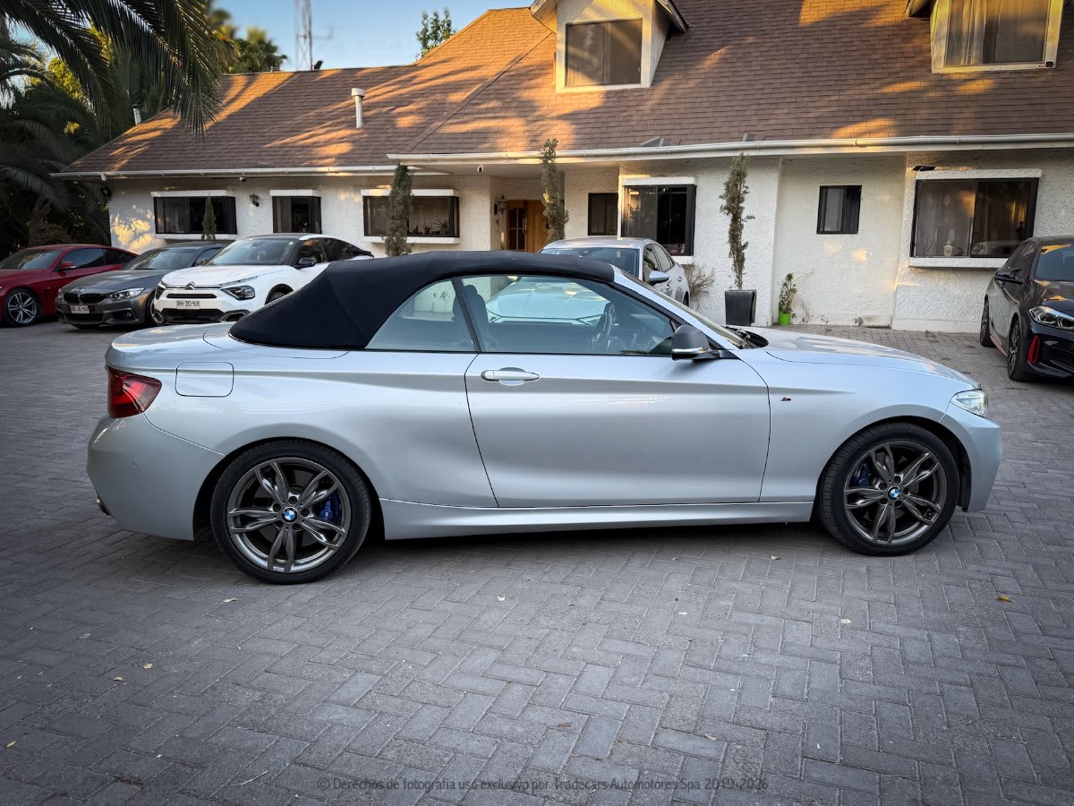 2017 BMW M240 Gris Plata - Miniatura 3