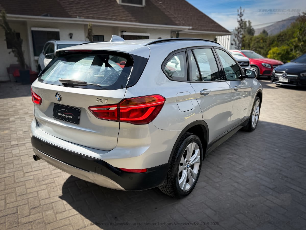 2018 BMW X1 SDRIVE 18D X1 Gris Plata - Miniatura 4