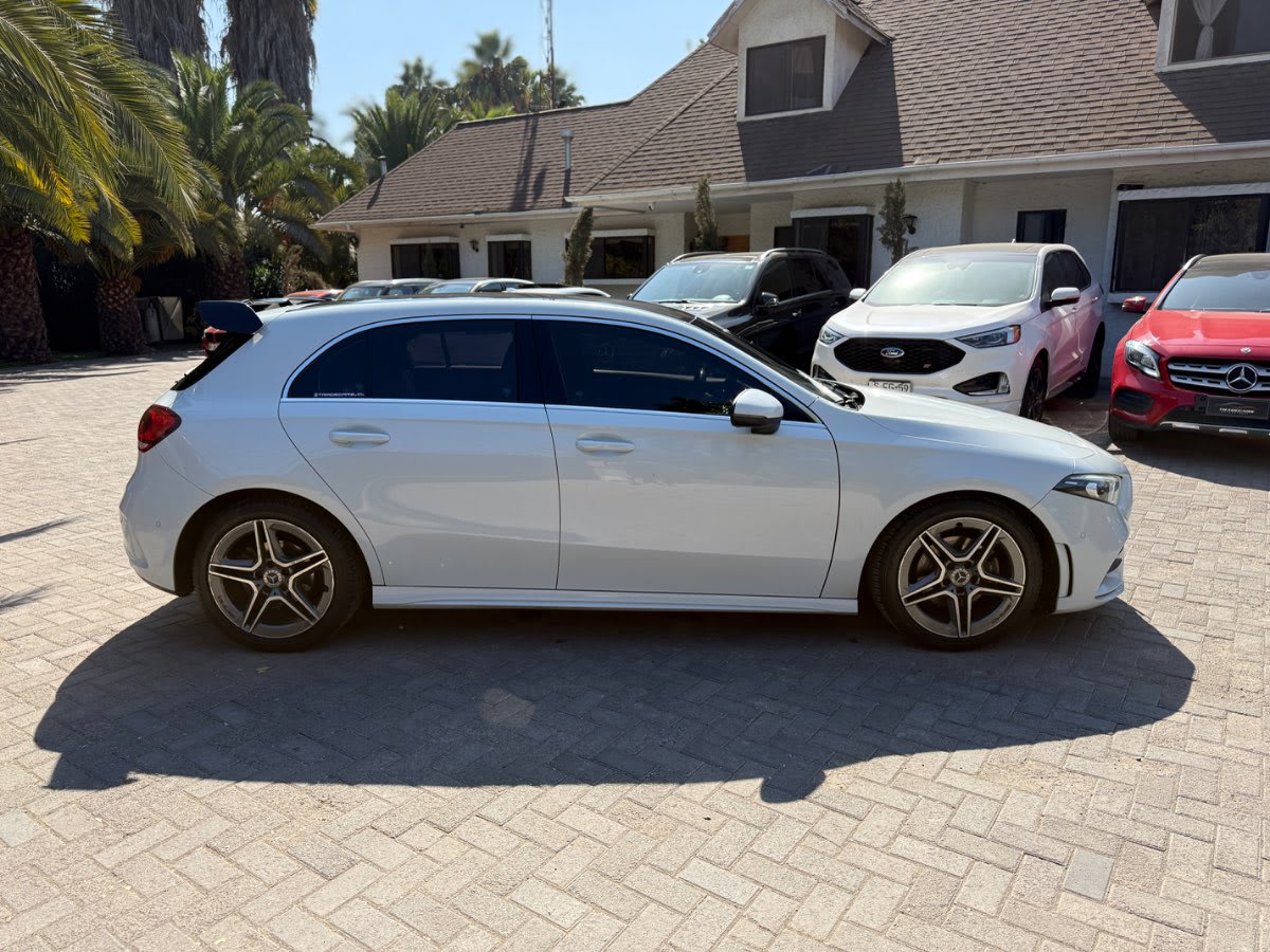 2021 Mercedes-Benz A200D Blanco - Miniatura 3