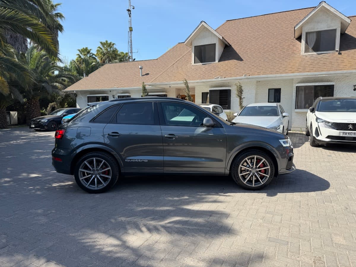 2019 Audi RSQ3 GRIS - Miniatura 3
