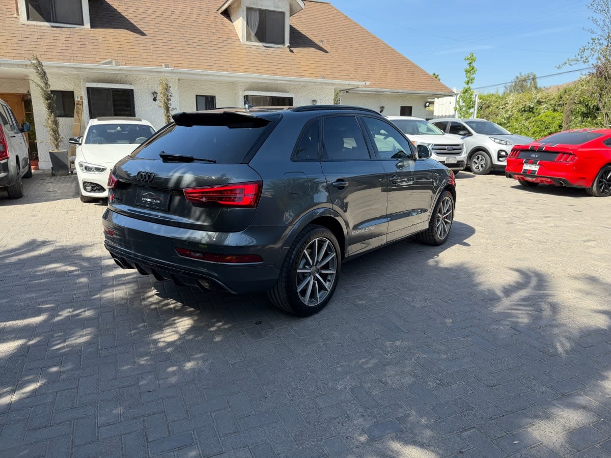 2019 Audi RSQ3 GRIS - Miniatura 4