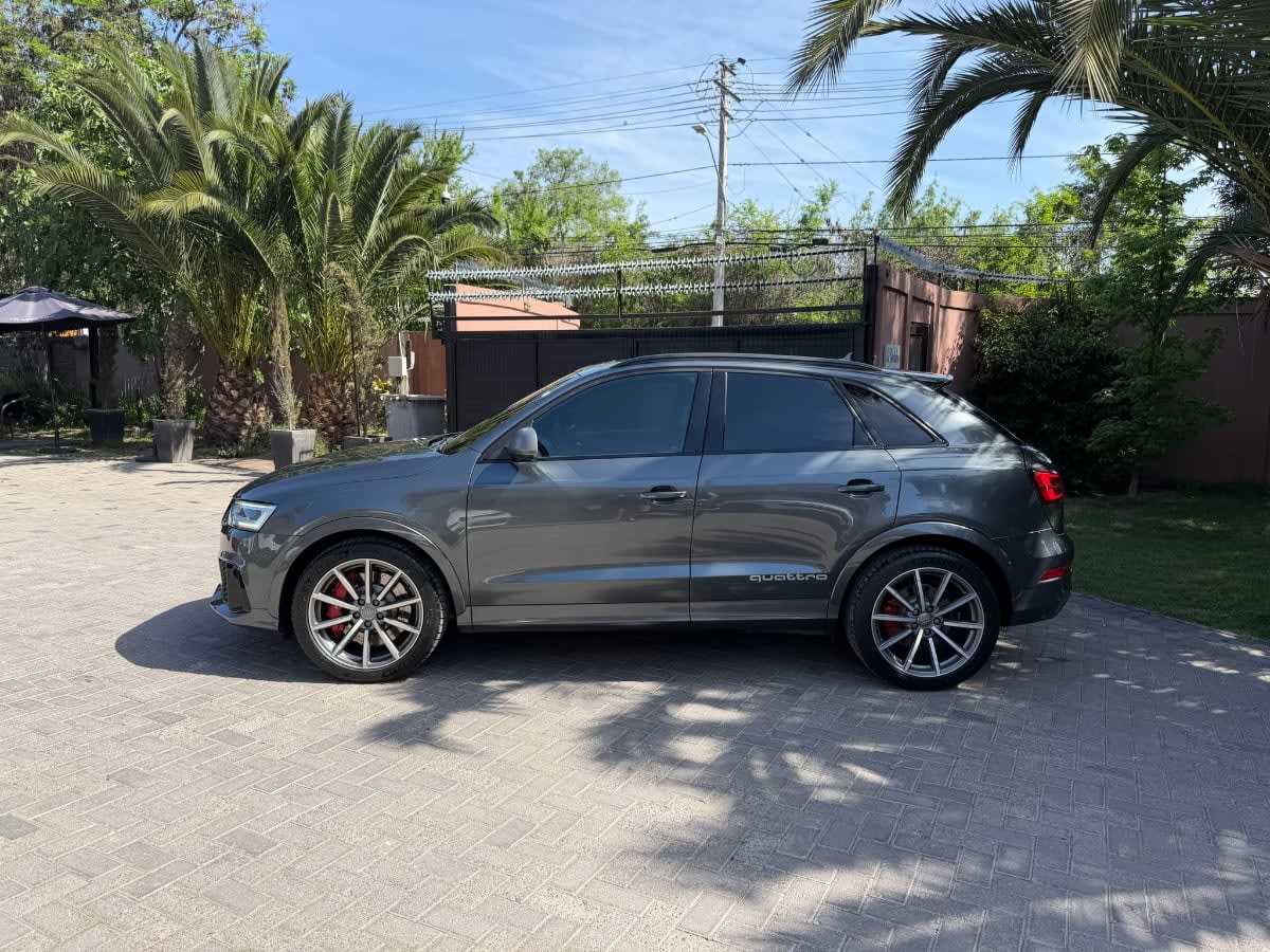 2019 Audi RSQ3 GRIS - Miniatura 7