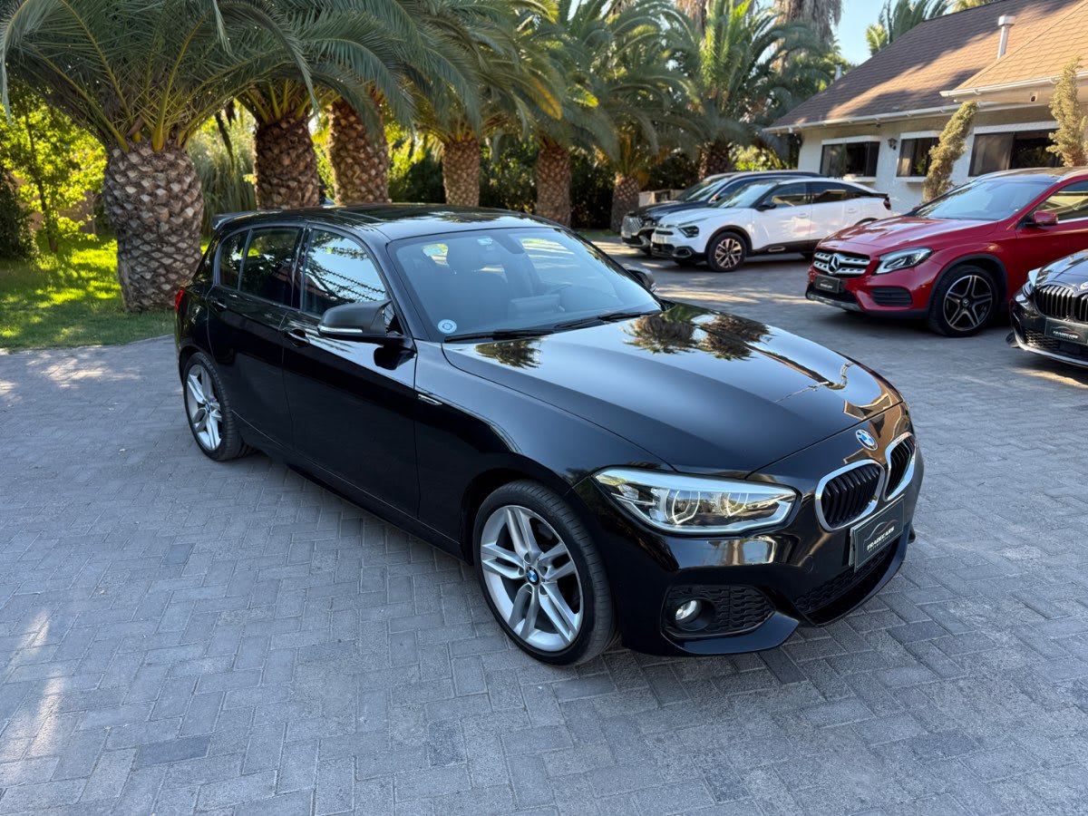 2017 BMW 120I Azul - Miniatura 2