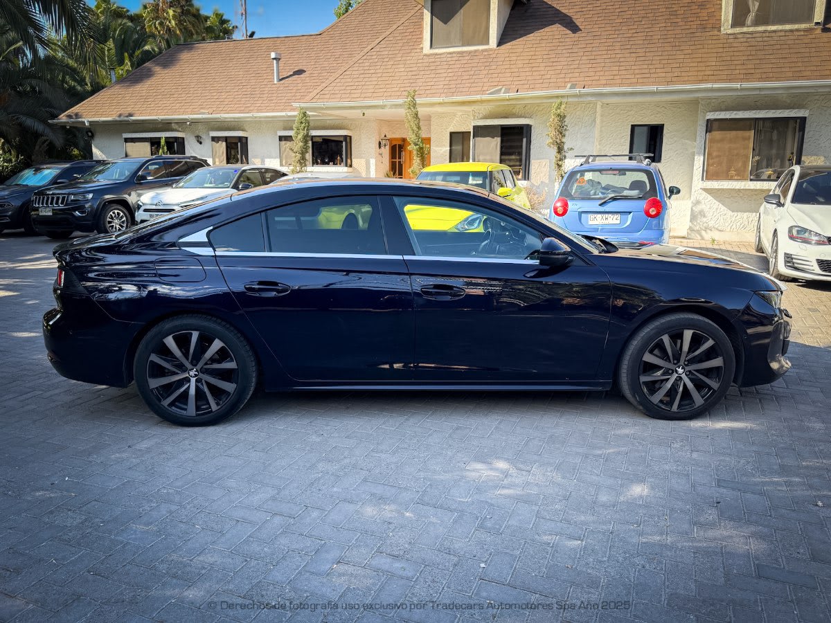 2021 Peugeot 508 Azul - Miniatura 3