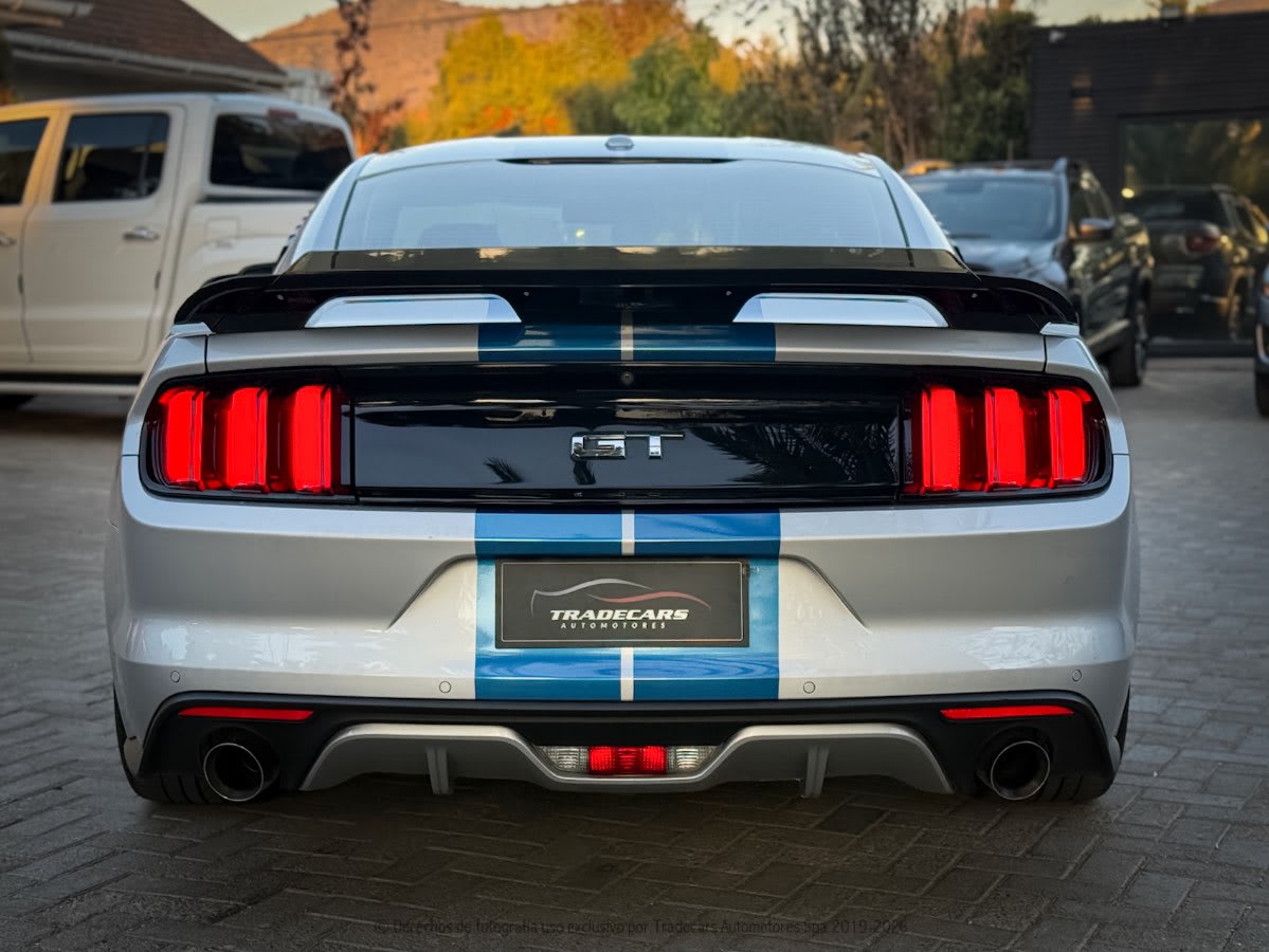 2018 Ford MUSTANG GT-COUPE GRIS - Miniatura 5
