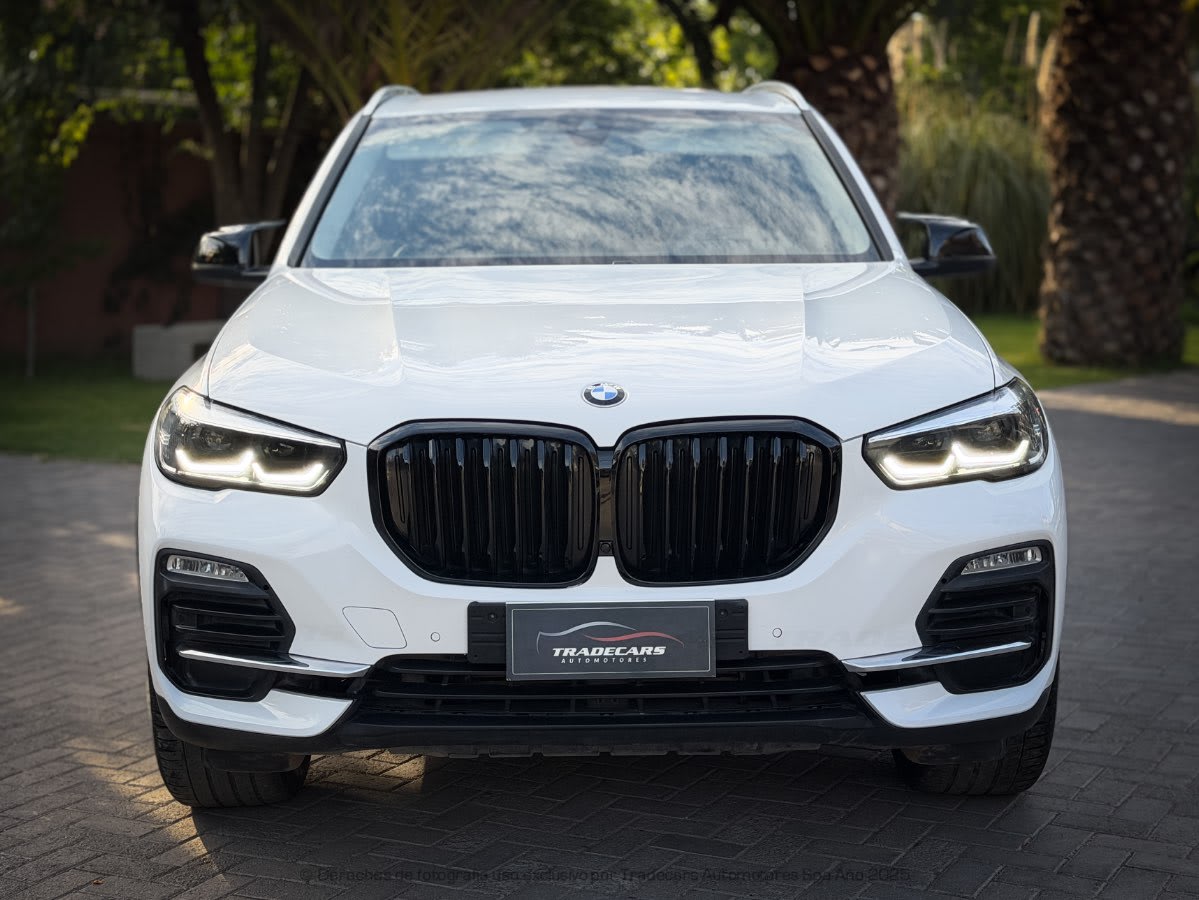 2021 BMW X5 xDrive Blanco - Miniatura 9