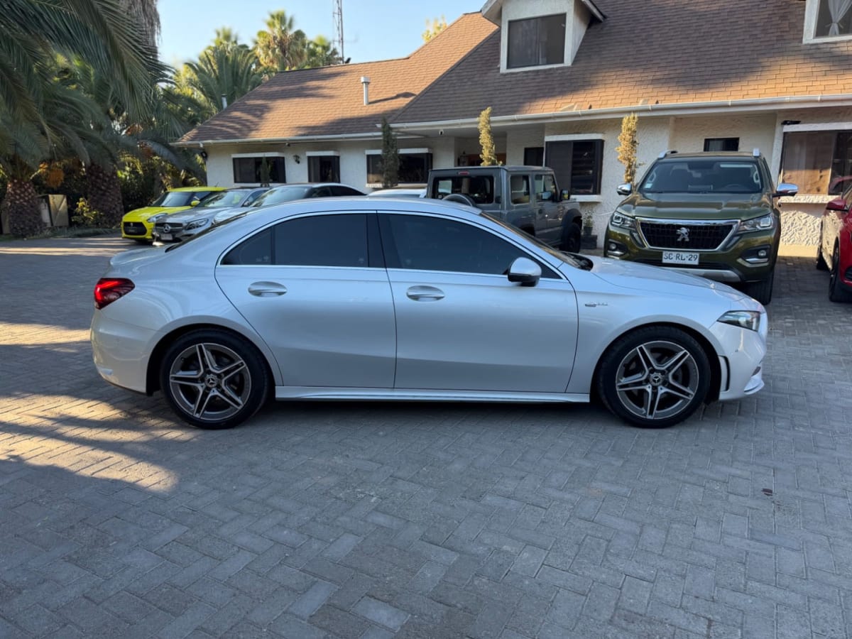 2022 Mercedes-Benz A200 GRIS - Miniatura 2