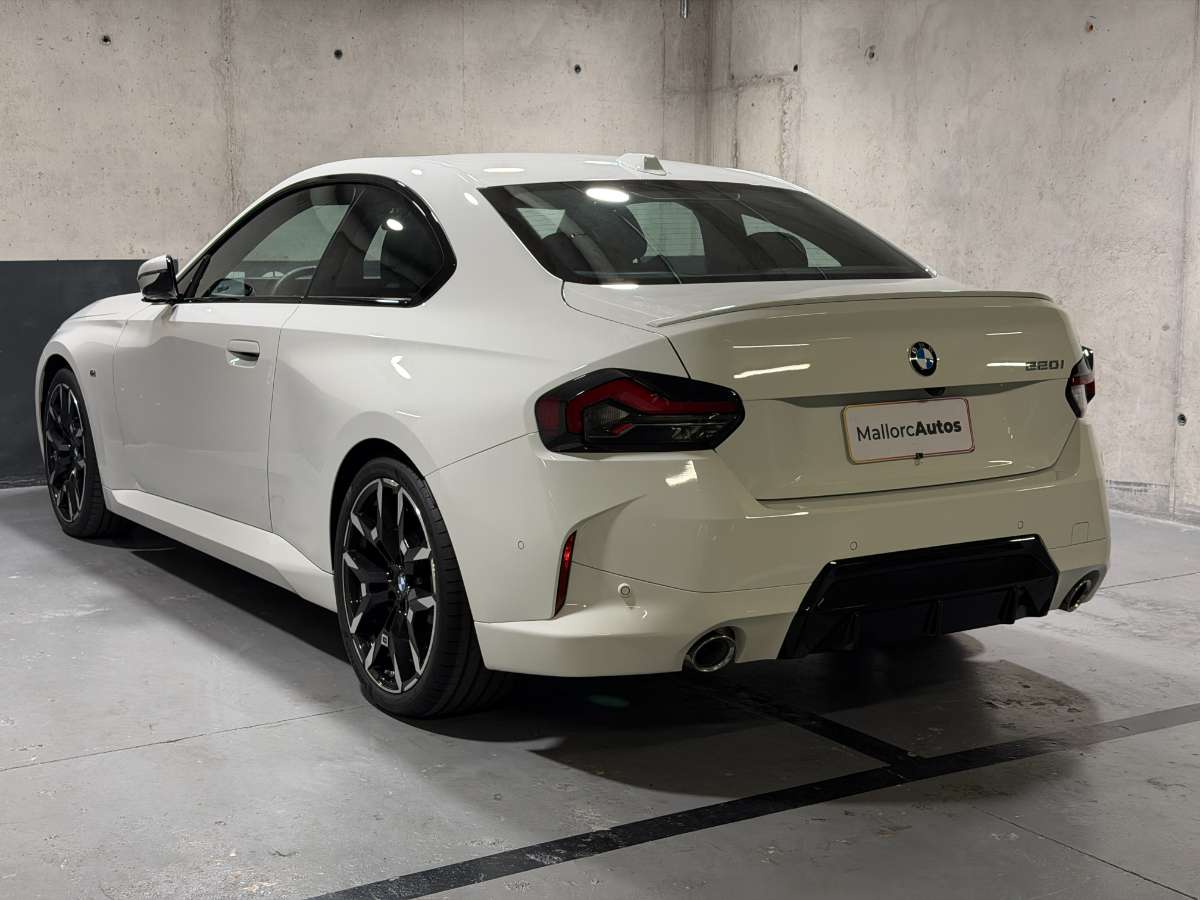 2026 BMW 220I COUPE 220I Blanco - Miniatura 4