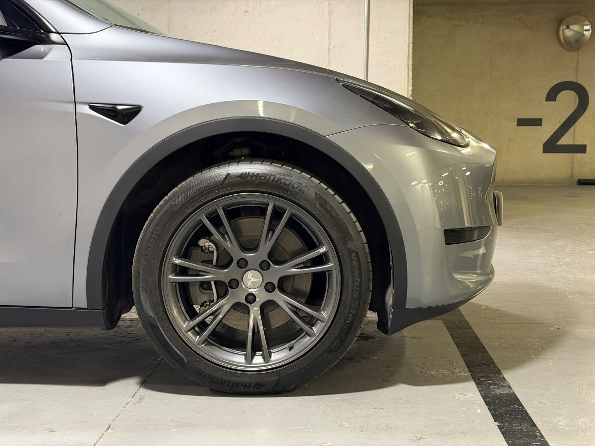 2025 Tesla MODEL Y MODEL Gris Plata - Miniatura 7