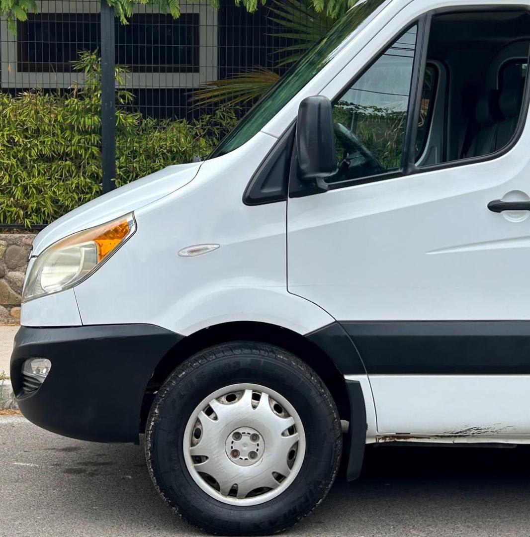 2018 JAC SUNRAY 11+1 Blanco - Miniatura 3